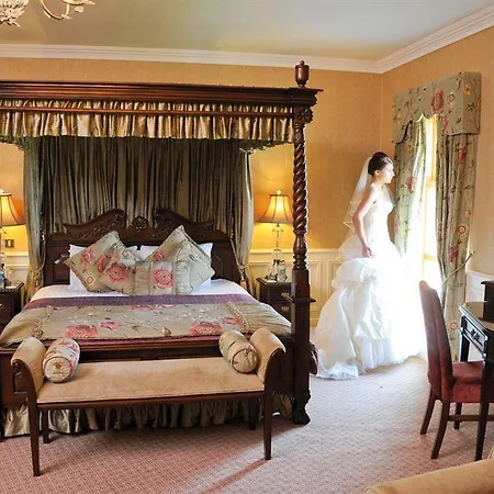 Hotell Clanard Court 4*