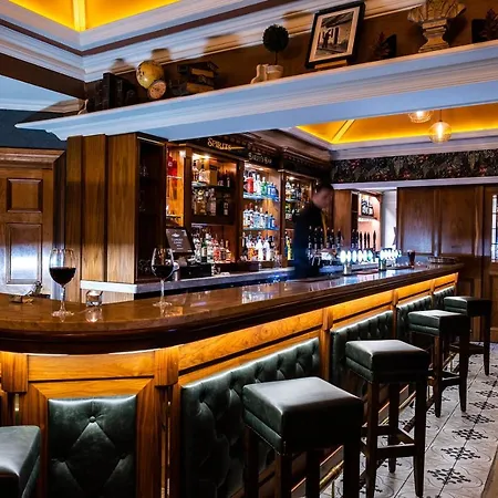 Hotel Clanard Court 4*