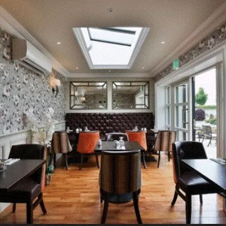 Hotell Clanard Court 4*