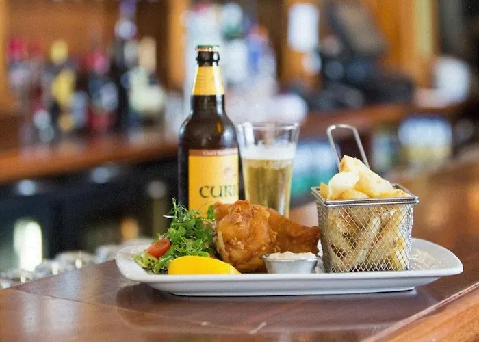 Отель Clanard Court Атай