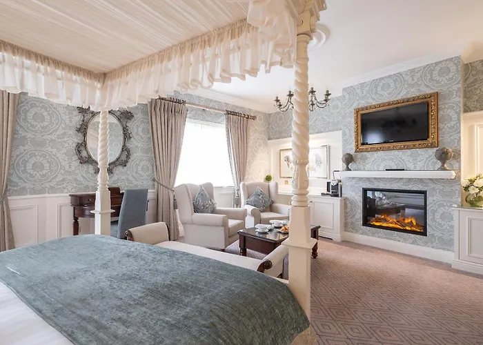 Отель Clanard Court 4*