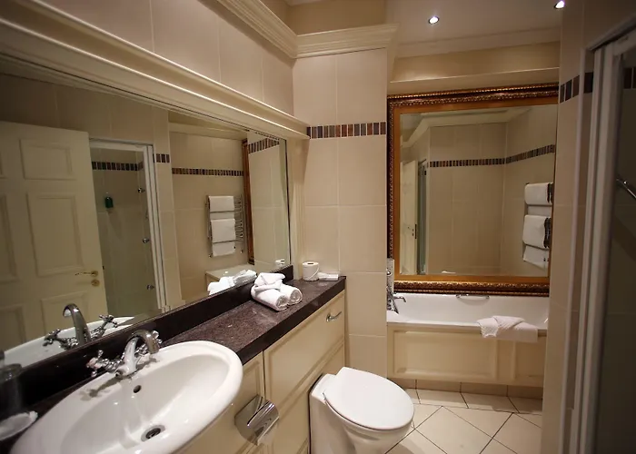 Отель Clanard Court