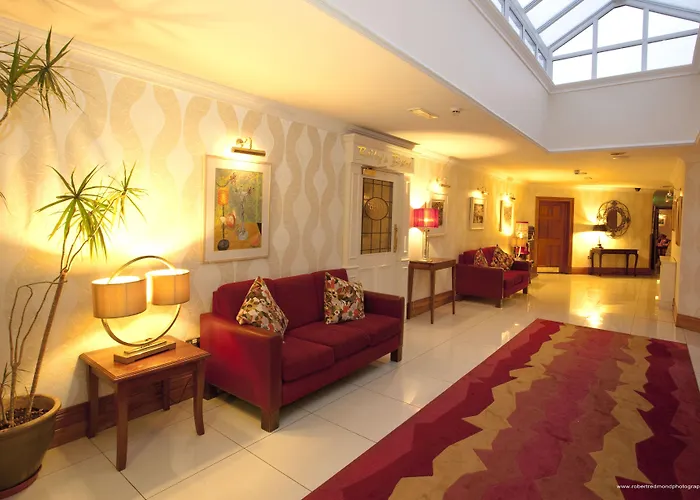 Clanard Court Атай