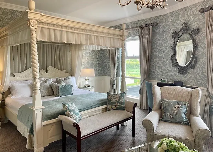 Отель Clanard Court